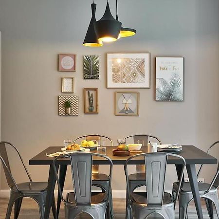 Magnificent 4 Bedroom Apartment In Eixample Barcelona Buitenkant foto