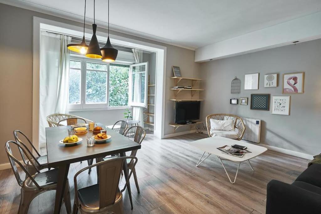Magnificent 4 Bedroom Apartment In Eixample Barcelona Buitenkant foto
