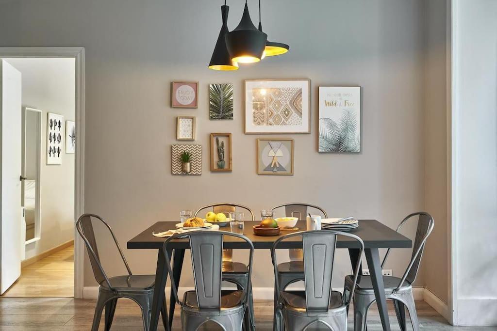 Magnificent 4 Bedroom Apartment In Eixample Barcelona Buitenkant foto