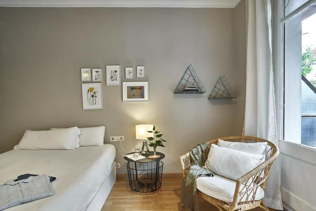 Magnificent 4 Bedroom Apartment In Eixample Barcelona Buitenkant foto