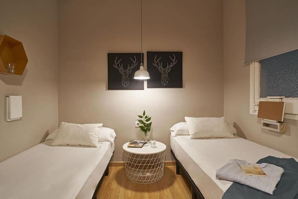 Magnificent 4 Bedroom Apartment In Eixample Barcelona Buitenkant foto