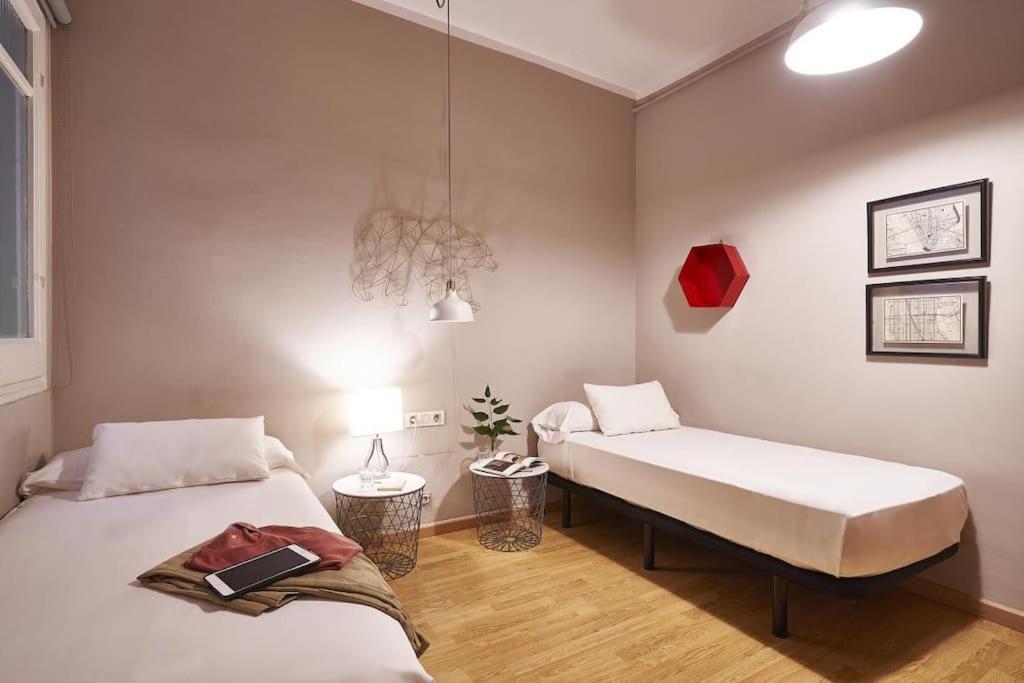 Magnificent 4 Bedroom Apartment In Eixample Barcelona Buitenkant foto